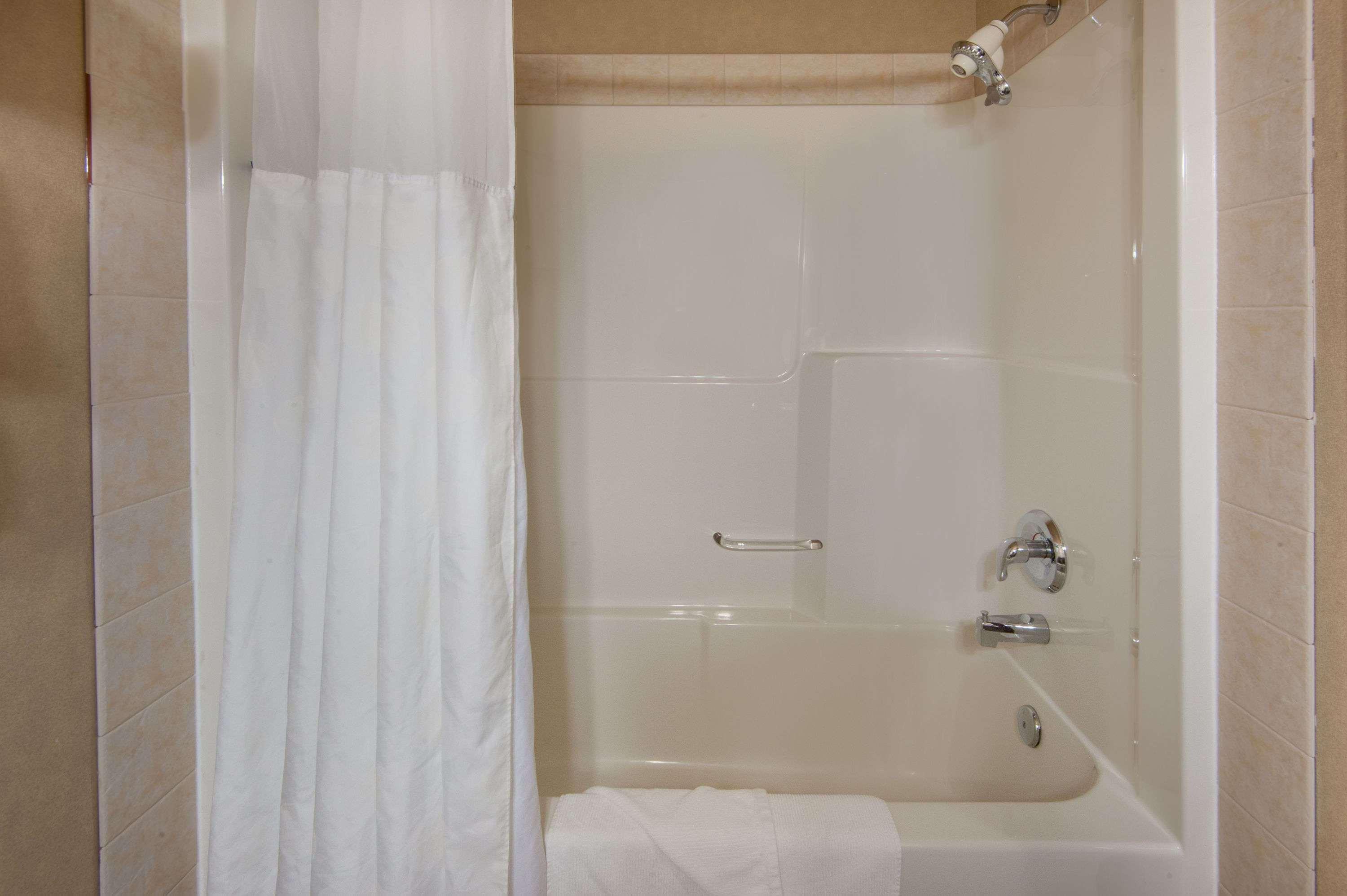 Ramada By Wyndham Drumheller Hotel & Suites Extérieur photo
